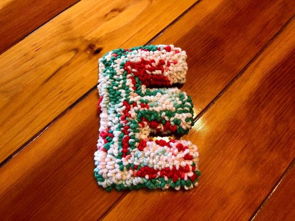 Punch Needle letter ornament. Punch Needle custom ornament. Punch Needle Personalized Christmas Ornament. Beginner punch needle project. Beginner punch  needle DIY. Punch Needle crafts. Punch Needle ideas. Christmas crafts. Christmas DIY. 