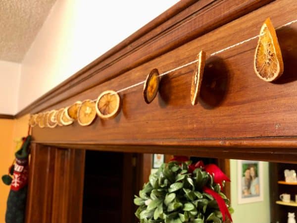 Dried Orange Garland DIY. DIY crafts for Christmas. Holiday crafts. Homemade garland.  Holiday decor. Christmas decor.