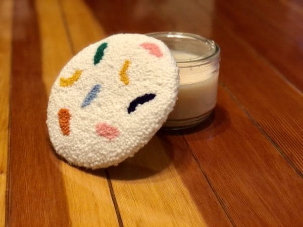 How to make a candle mat punch needle project for beginners. Candle mat. Candle mat DIY. Aesthetic candle mat. Candles. Candle gift. Punch Needle ideas.