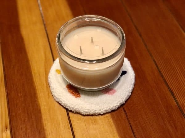 How to make a candle mat punch needle project for beginners. Candle mat. Candle mat DIY. Aesthetic candle mat. Candles. Candle gift. Punch Needle ideas.